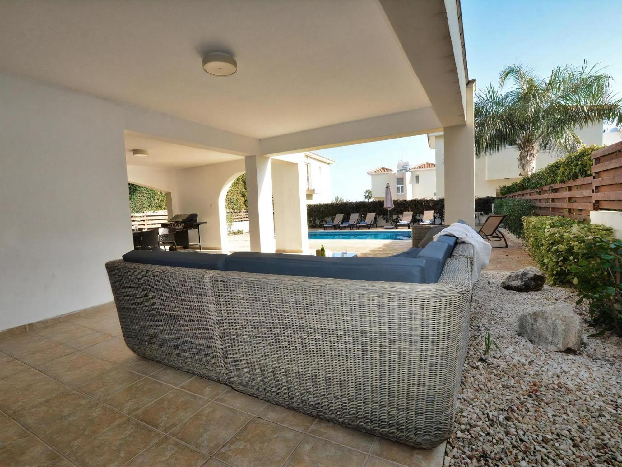 Villa Protaras Paralia, Spacious 4Bdr Central Protaras Villa, Close To Fig Tree Bay Beach Villa *